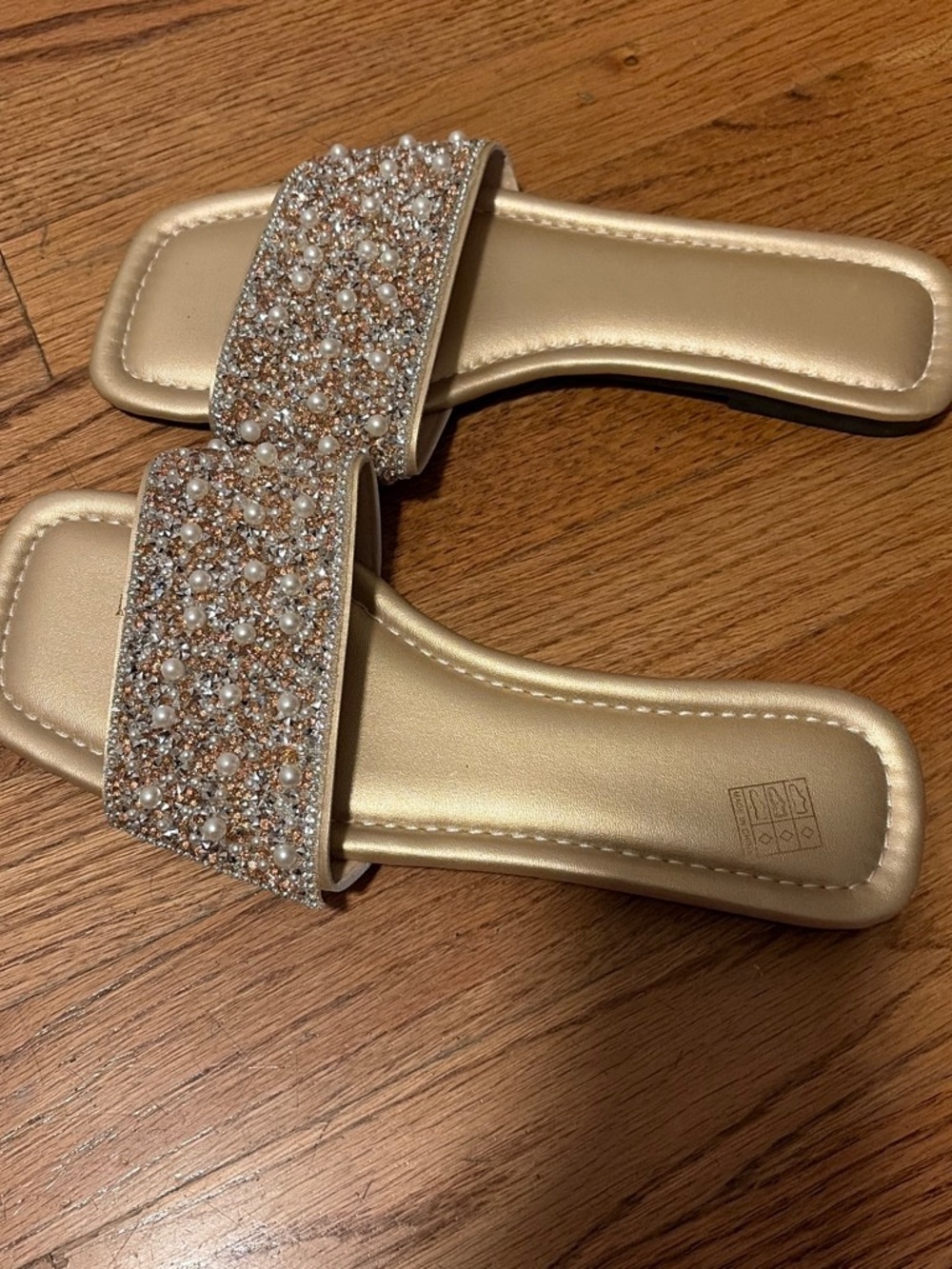 Sparkly sandals - Picture 3 of 3